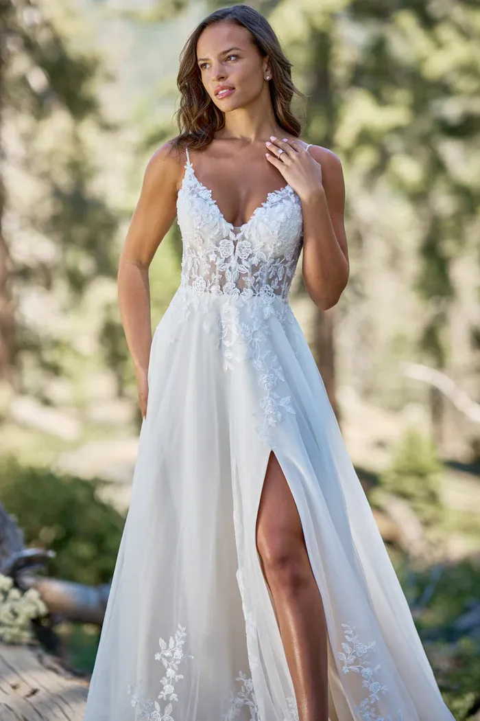 Robes de bal et de mariée au Magasin Rolland Bolduc